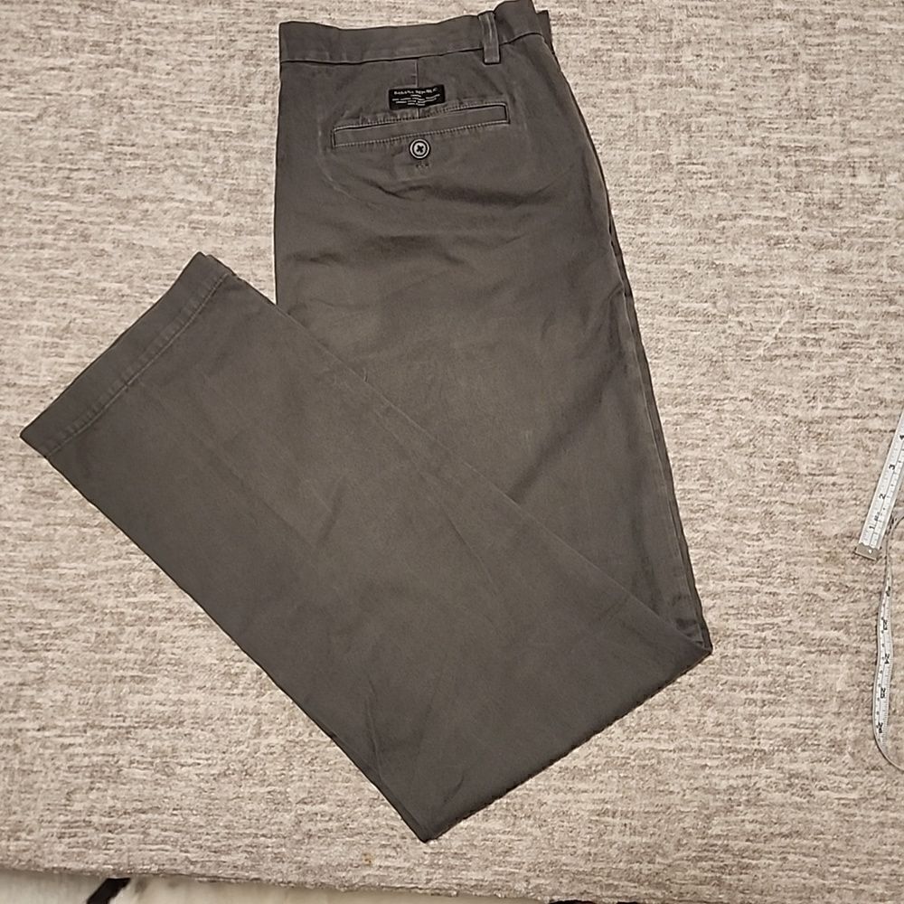 Banana Republic- Aiden Chino 35/34